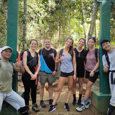 Sama Sama Homestay & Trekking Only Stay Here Book Trekking And Transport With Us Букит Лаванг Екстериор снимка