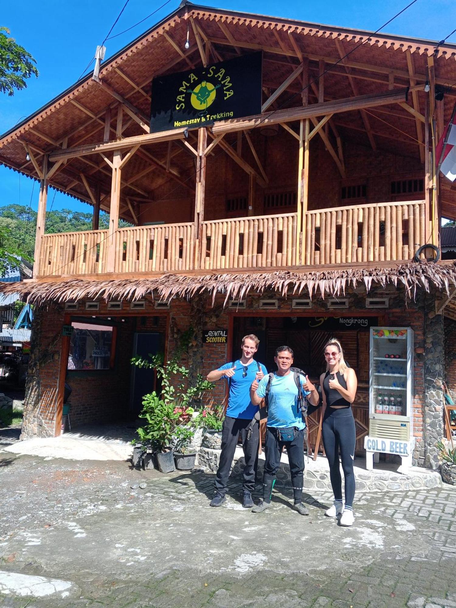 Sama Sama Homestay & Trekking Only Stay Here Book Trekking And Transport With Us Букит Лаванг Екстериор снимка