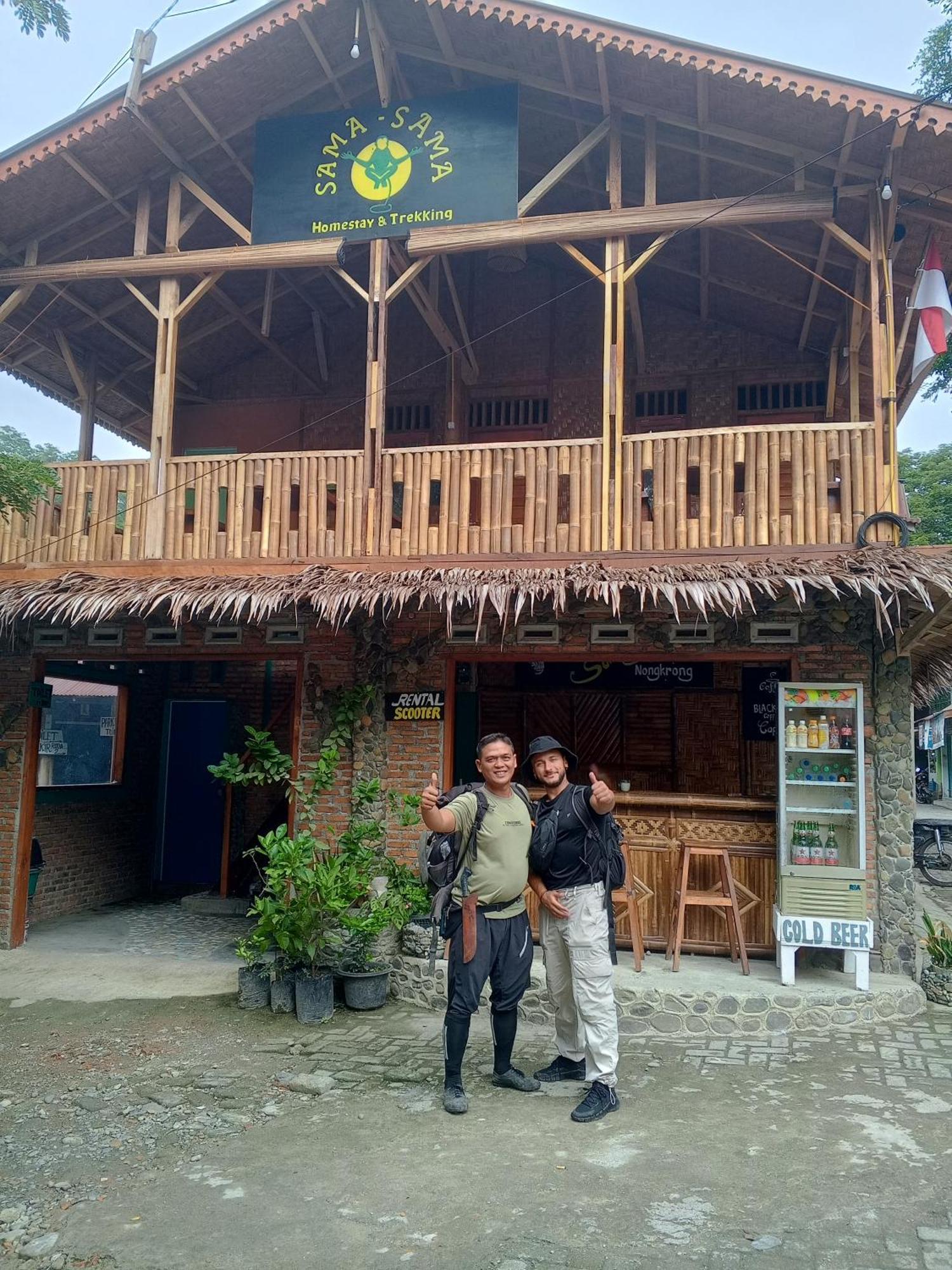 Sama Sama Homestay & Trekking Only Stay Here Book Trekking And Transport With Us Букит Лаванг Екстериор снимка