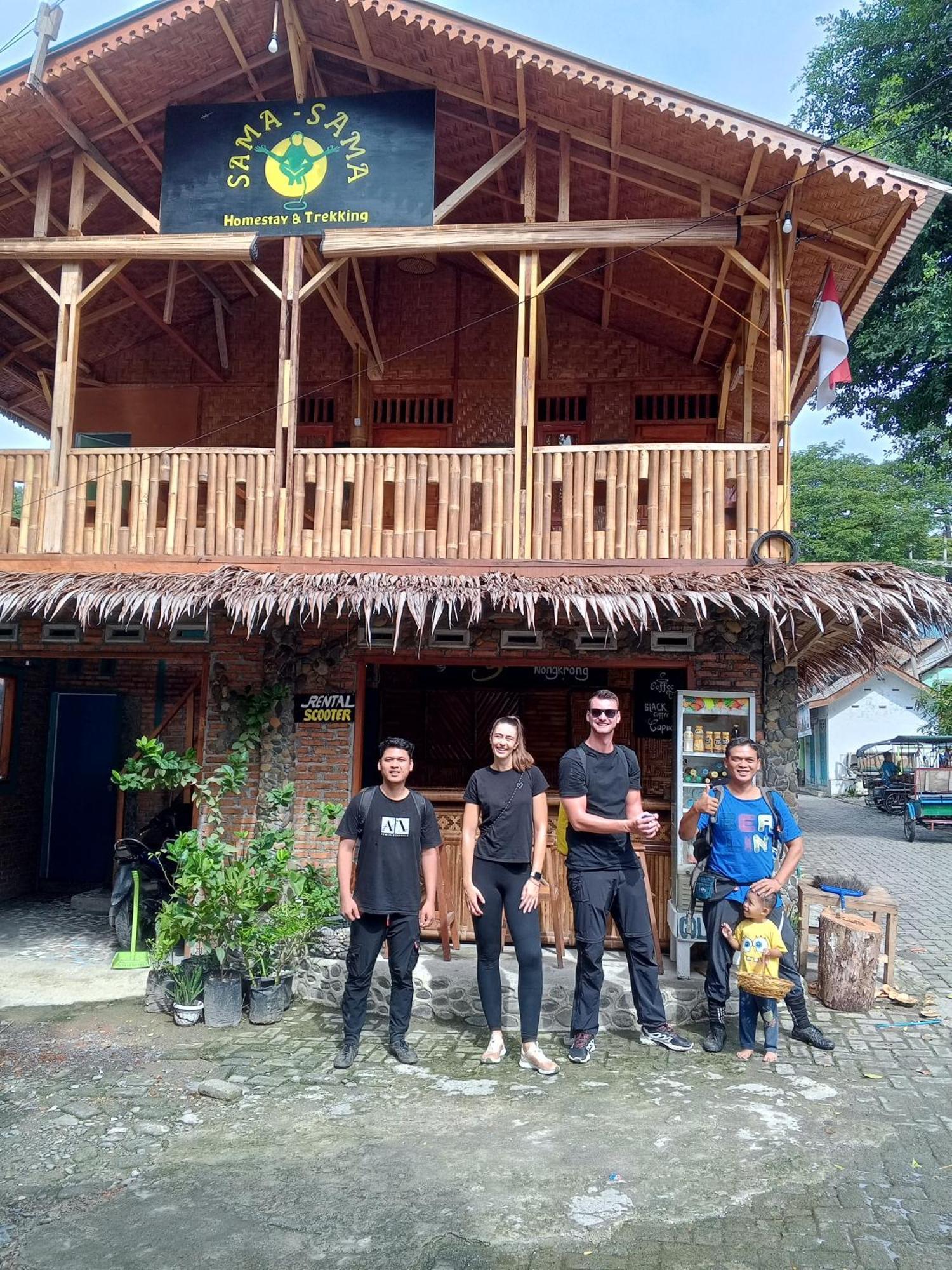 Sama Sama Homestay & Trekking Only Stay Here Book Trekking And Transport With Us Букит Лаванг Екстериор снимка