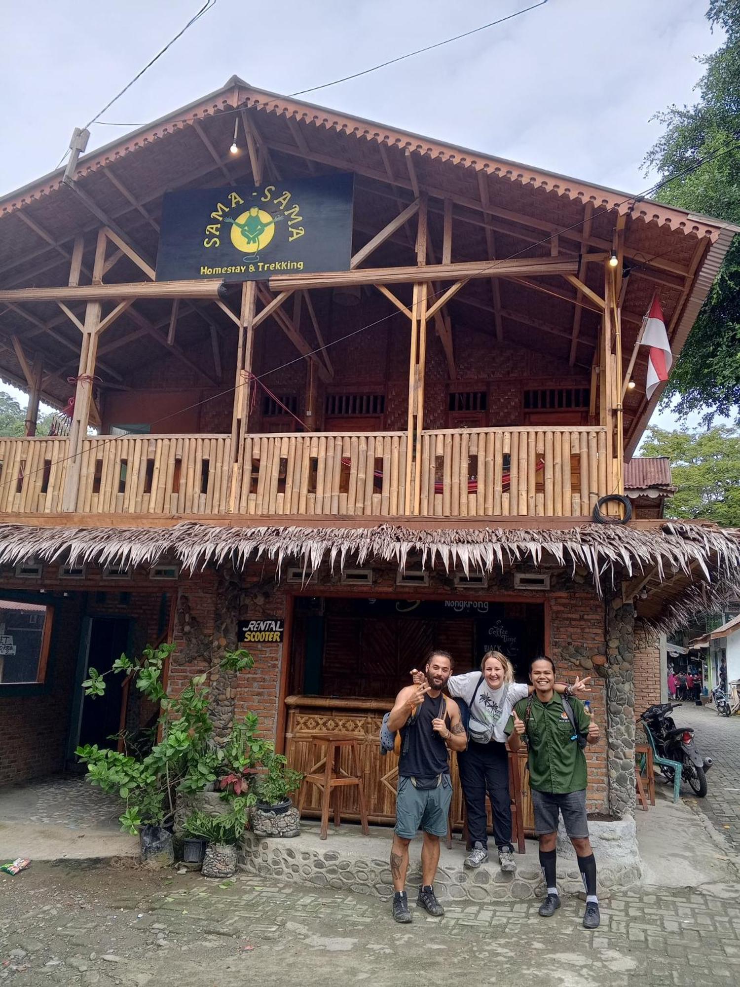 Sama Sama Homestay & Trekking Only Stay Here Book Trekking And Transport With Us Букит Лаванг Екстериор снимка