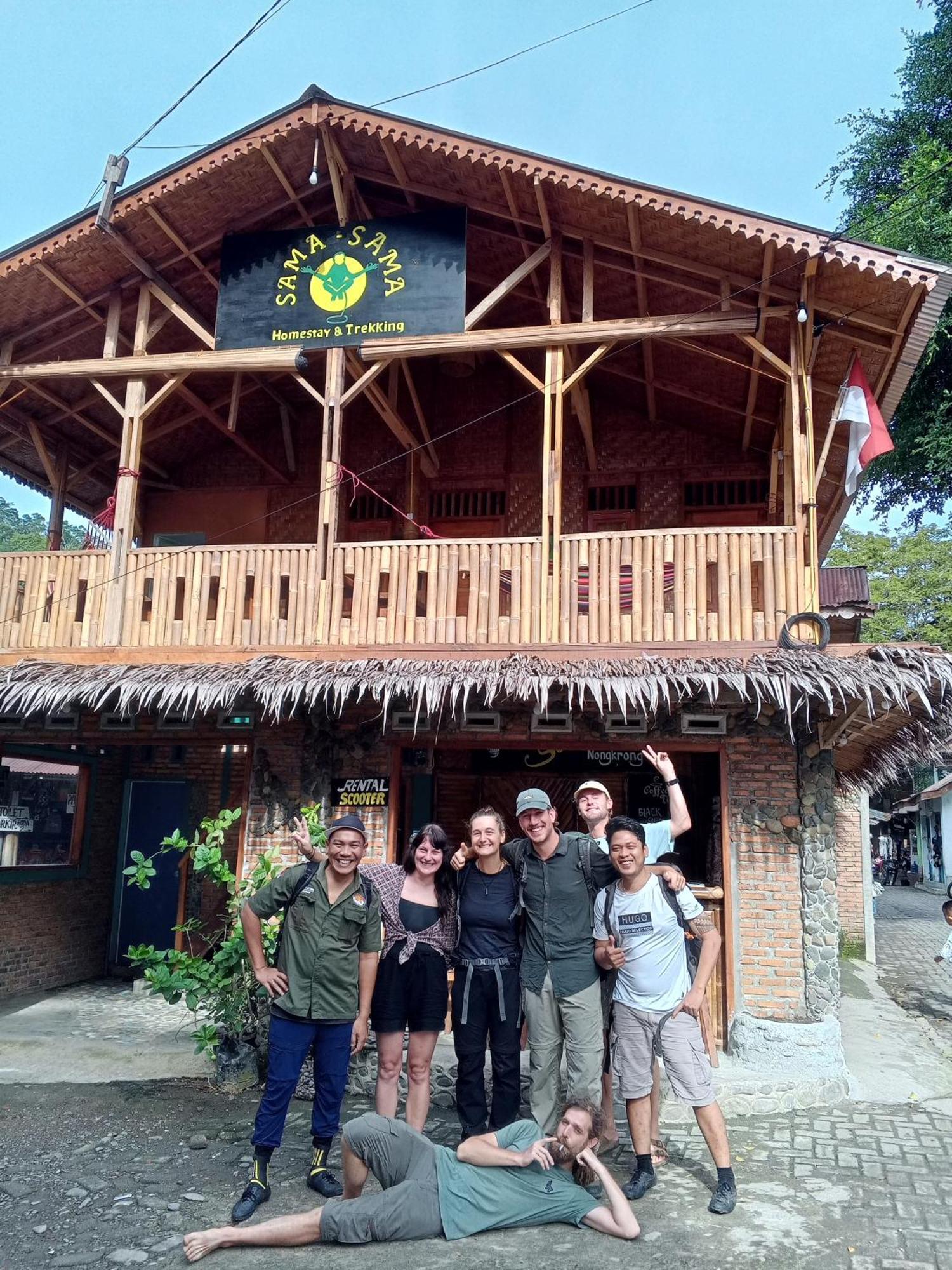 Sama Sama Homestay & Trekking Only Stay Here Book Trekking And Transport With Us Букит Лаванг Екстериор снимка