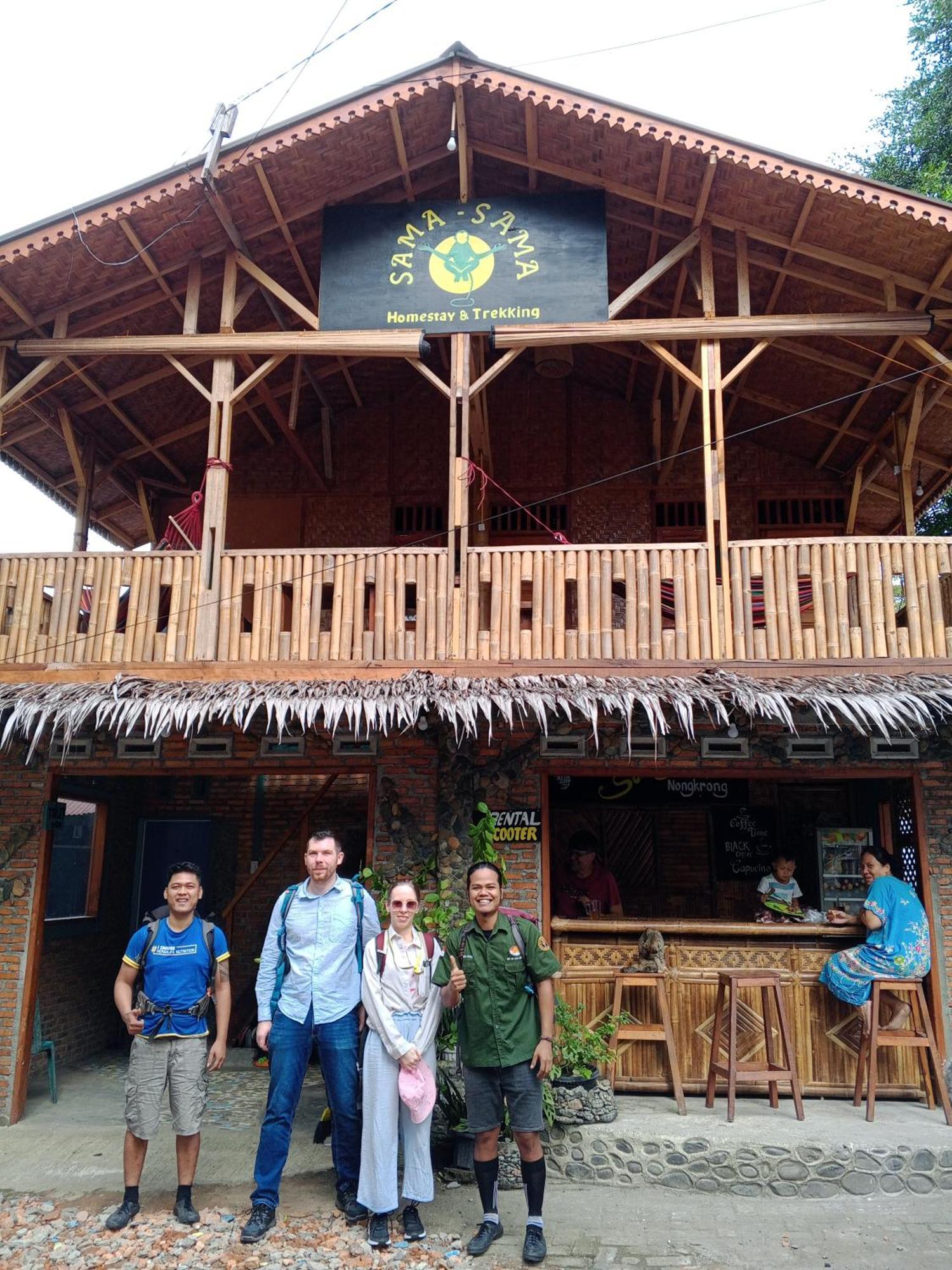 Sama Sama Homestay & Trekking Only Stay Here Book Trekking And Transport With Us Букит Лаванг Екстериор снимка