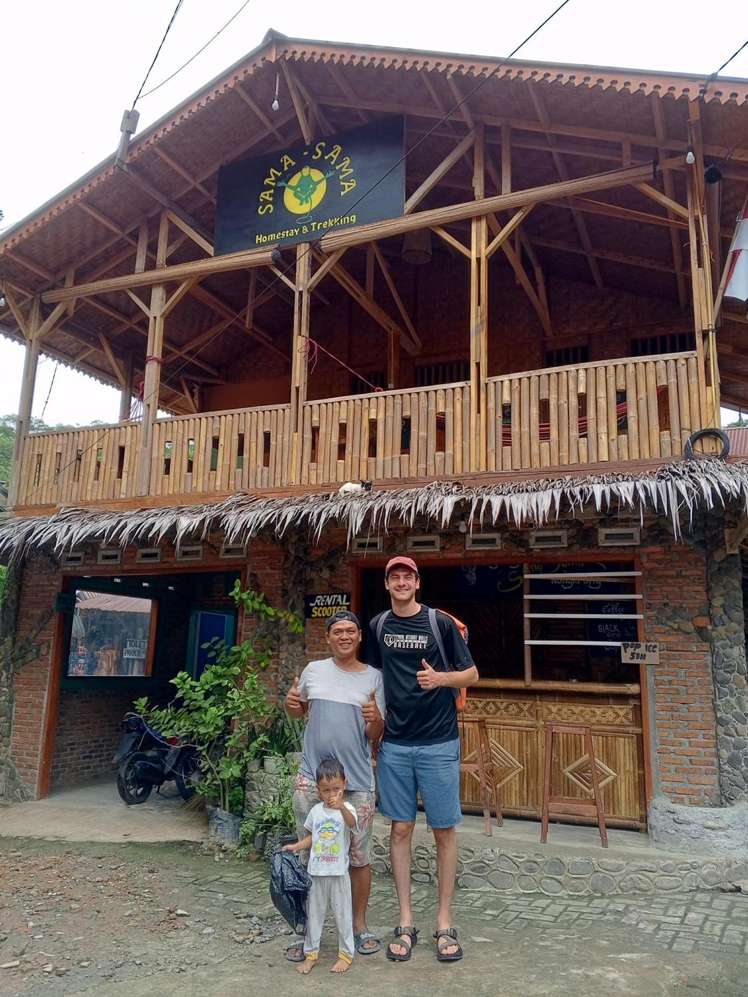 Sama Sama Homestay & Trekking Only Stay Here Book Trekking And Transport With Us Букит Лаванг Екстериор снимка